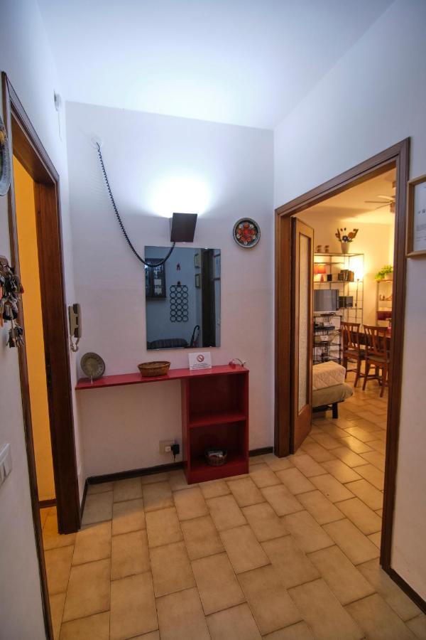 Holiday House Torre Del Lago Torre del Lago Puccini Exterior photo